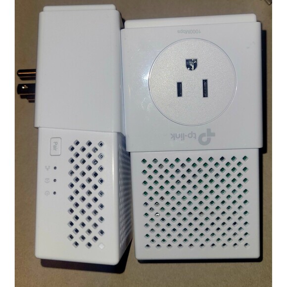 TP-Link AV1000 Gigabit Passthrough Powerline Ethernet KIT TL-PA7010P - Picture 2 of 2